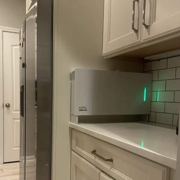 ionic genbox 1200s | 1200w slim battery backup with sub 20ms ups for essential appliances